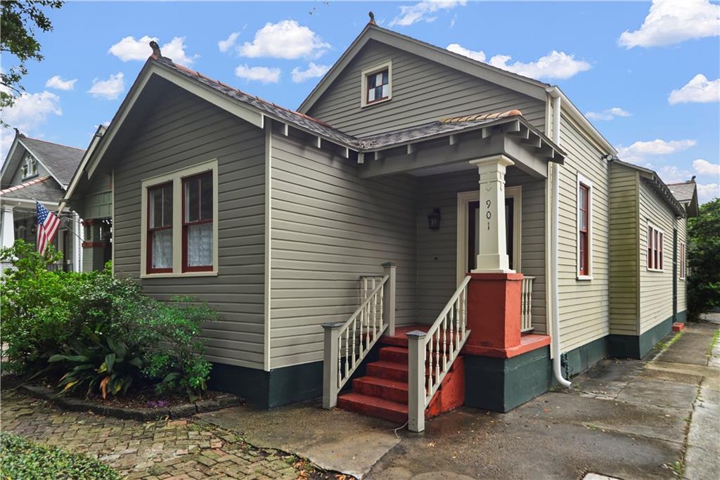 901 OPELOUSAS Avenue