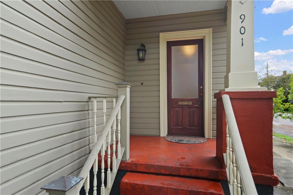 901 OPELOUSAS Avenue