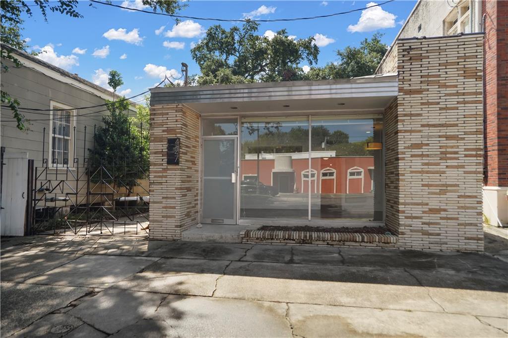 427 OPELOUSAS Avenue