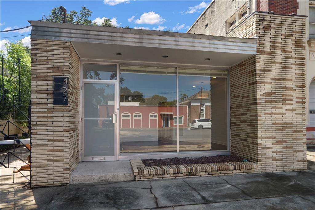 427 OPELOUSAS Avenue