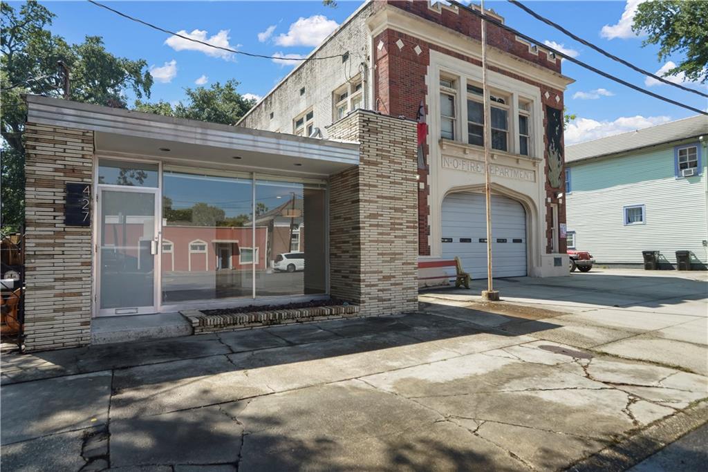 427 OPELOUSAS Avenue