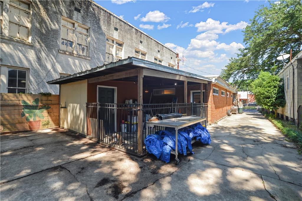 427 OPELOUSAS Avenue