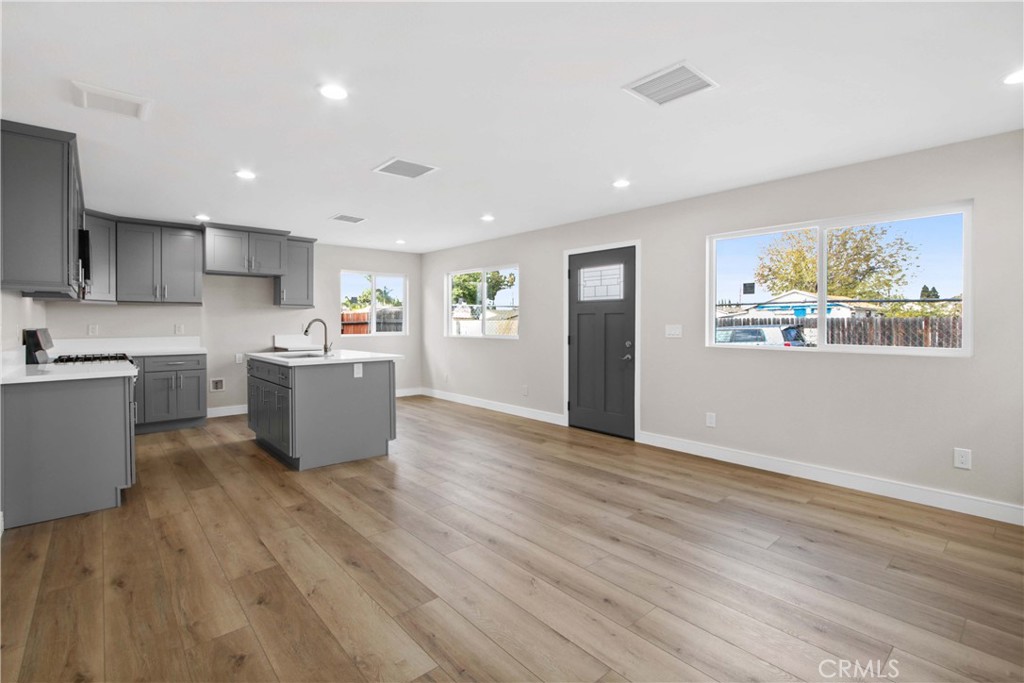13392 Magnolia