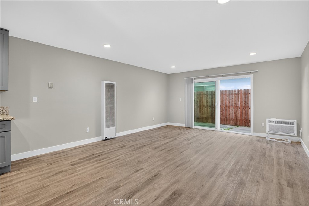 13392 Magnolia