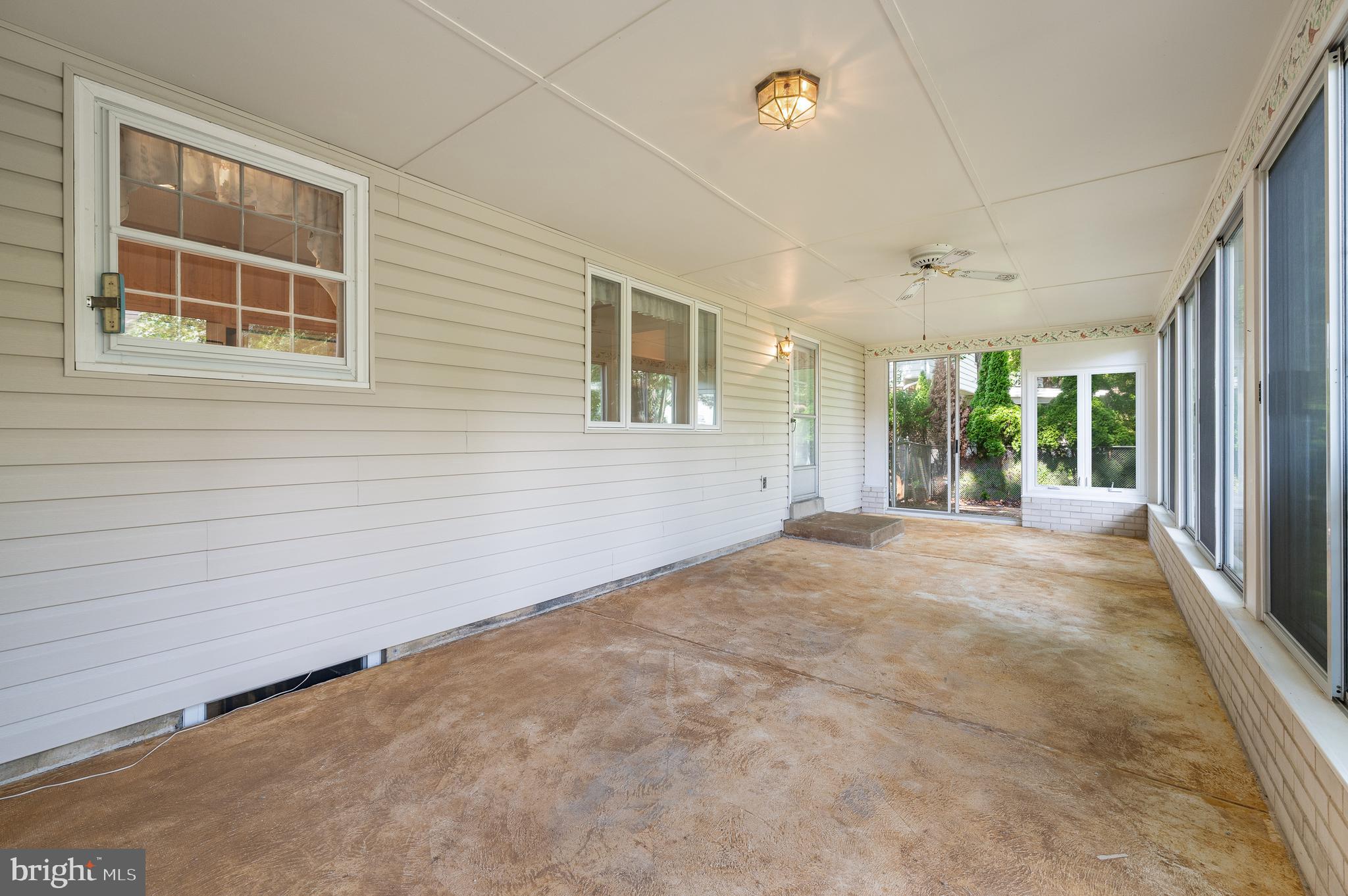 2111 SWINNEN DRIVE