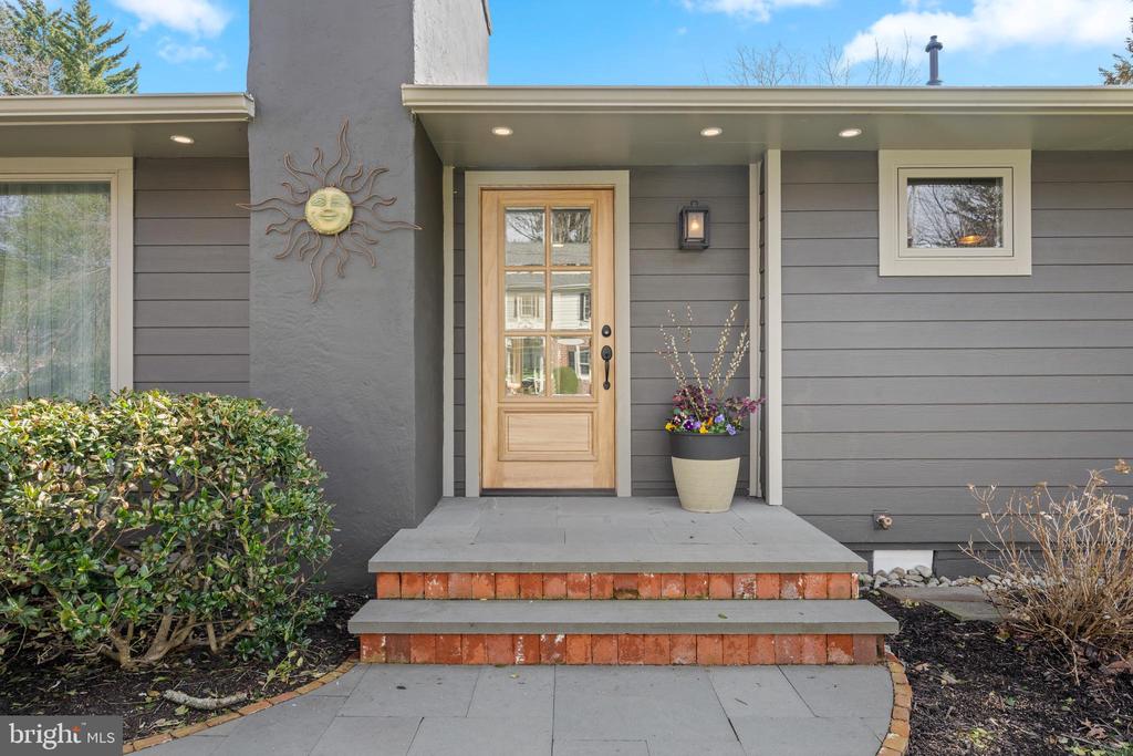 6 GREGG AVENUE