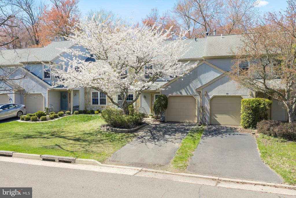 54 LAUREL CIRCLE
