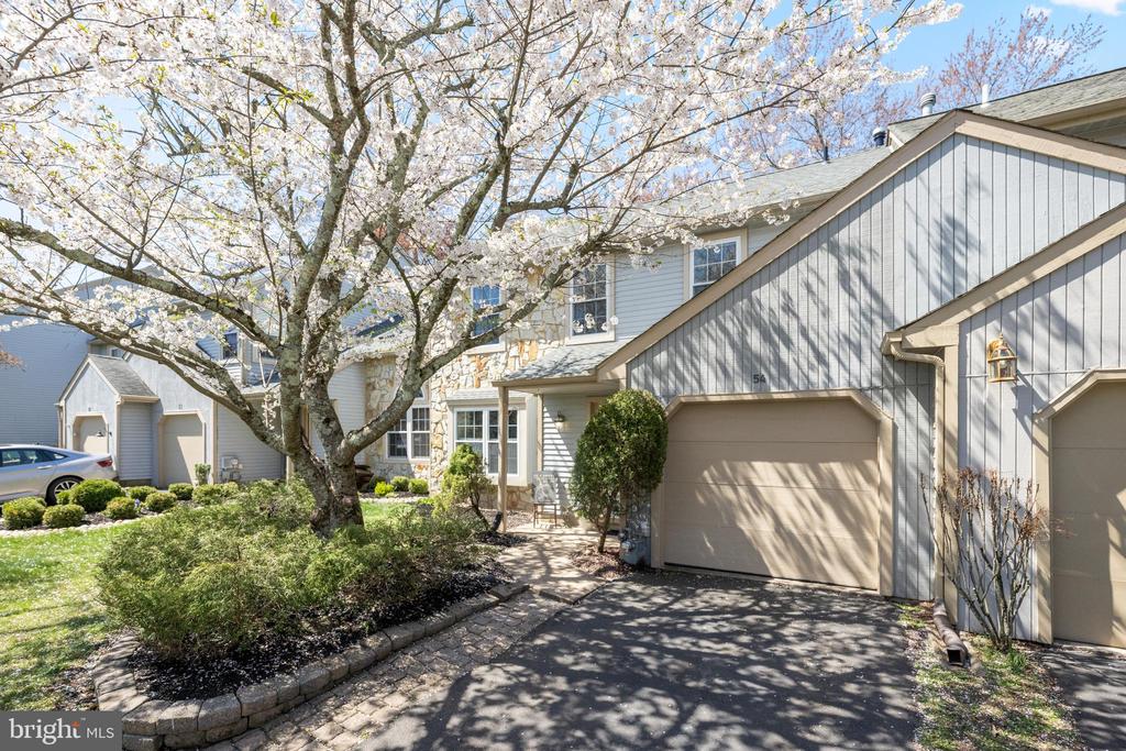 54 LAUREL CIRCLE