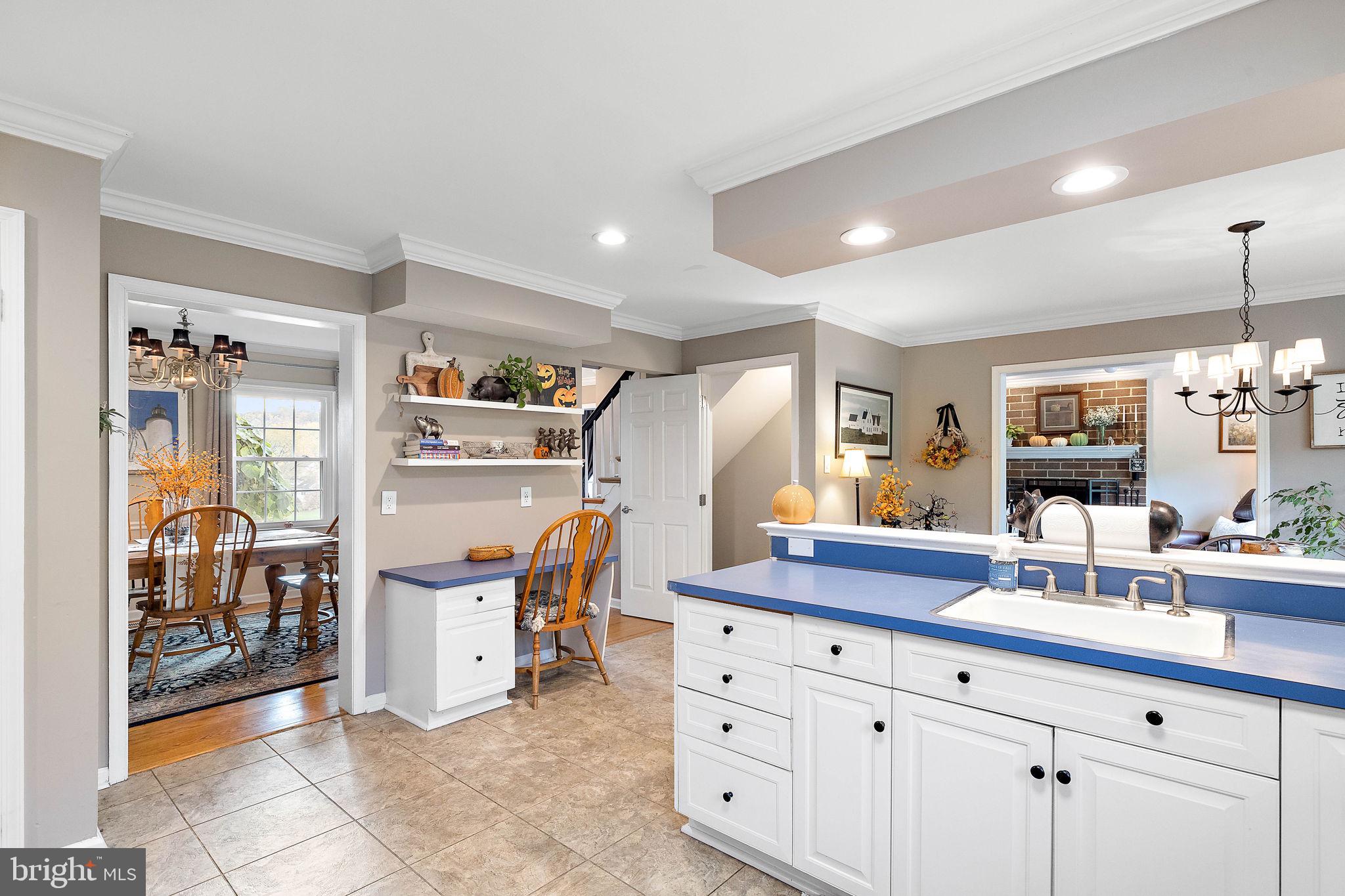 25 W Hunter Creek LANE