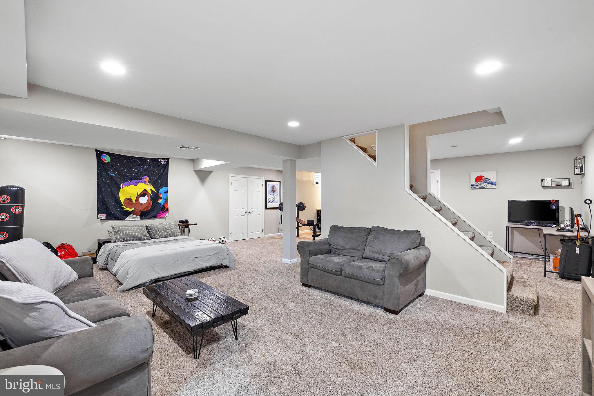 25 W Hunter Creek LANE