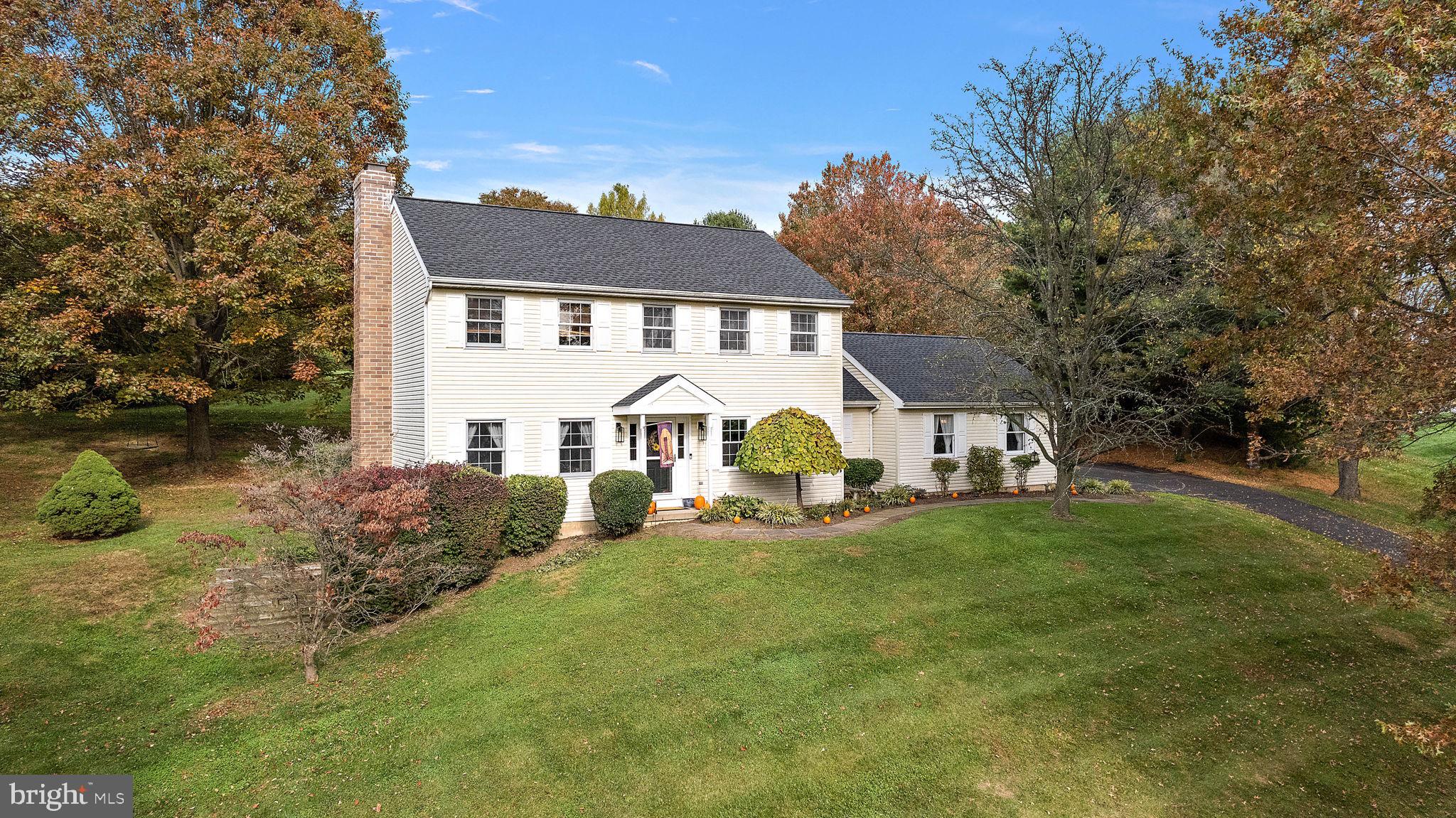 25 W Hunter Creek LANE