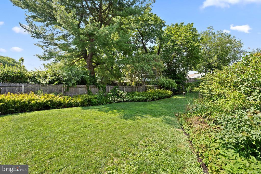 1735 W Doe Run Rd