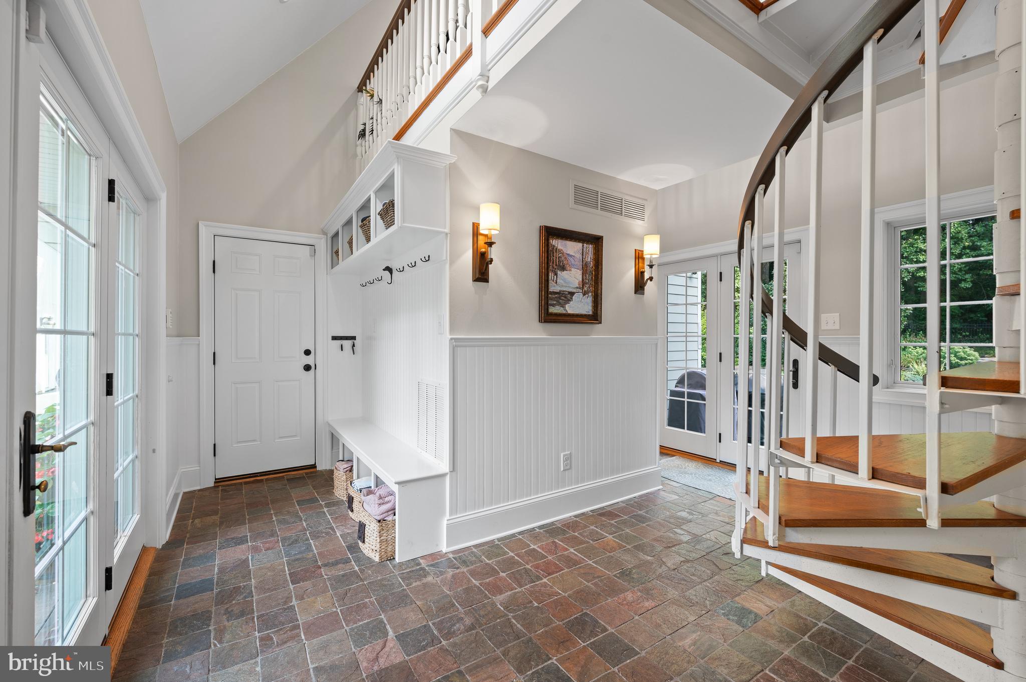 46 Wyndemere Lake Dr