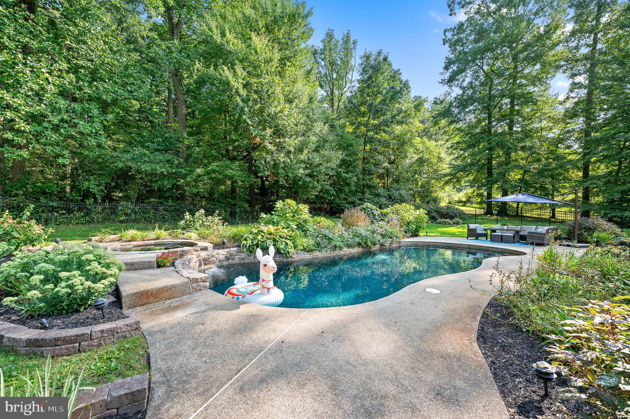 46 Wyndemere Lake Dr