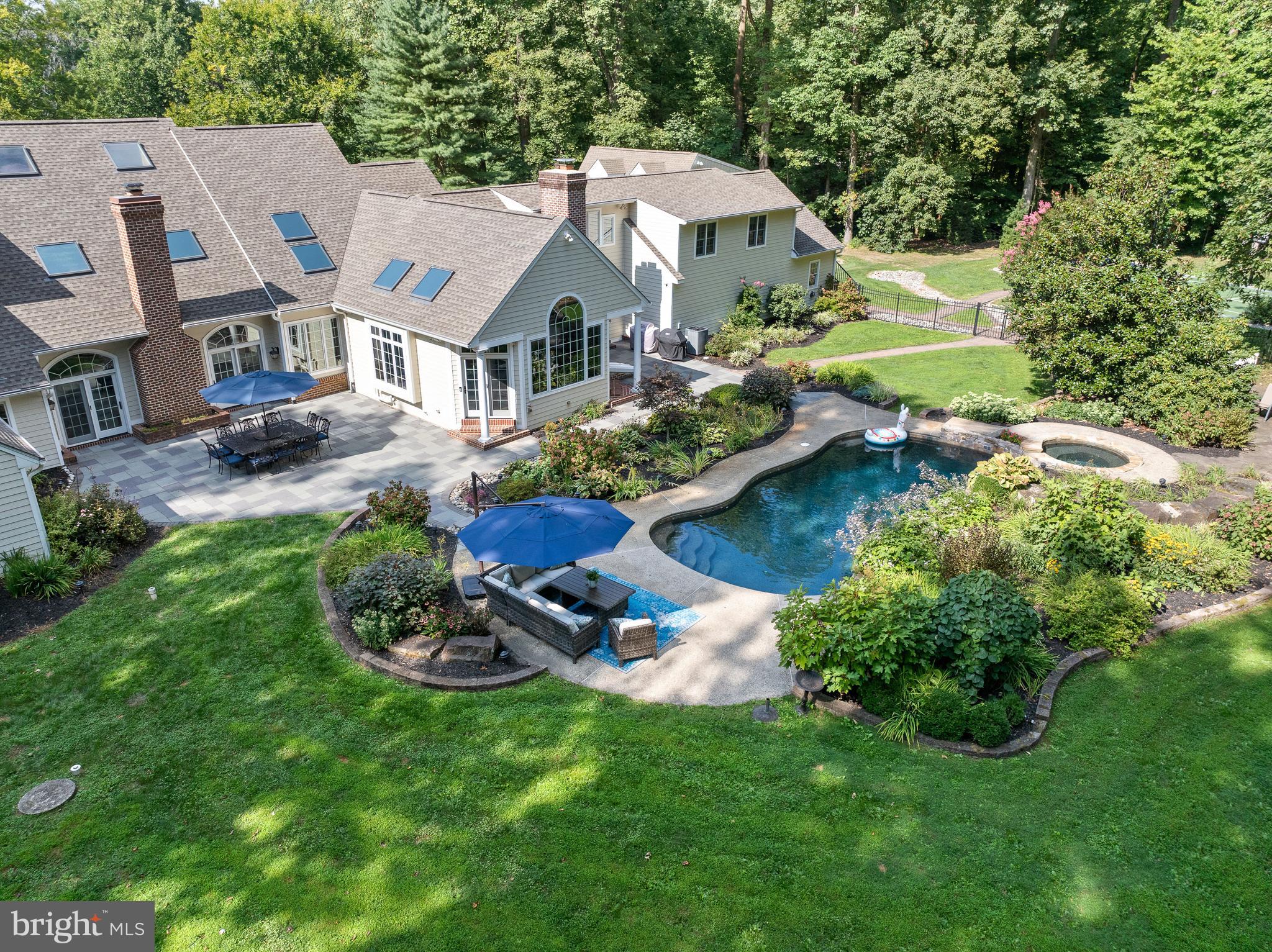 46 Wyndemere Lake Dr