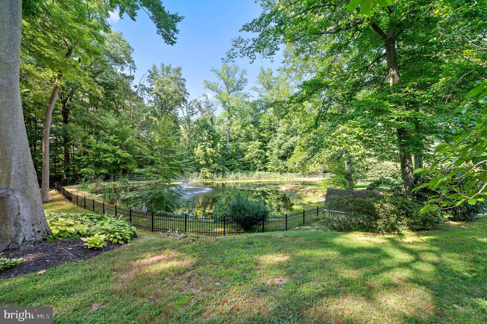 46 Wyndemere Lake Dr