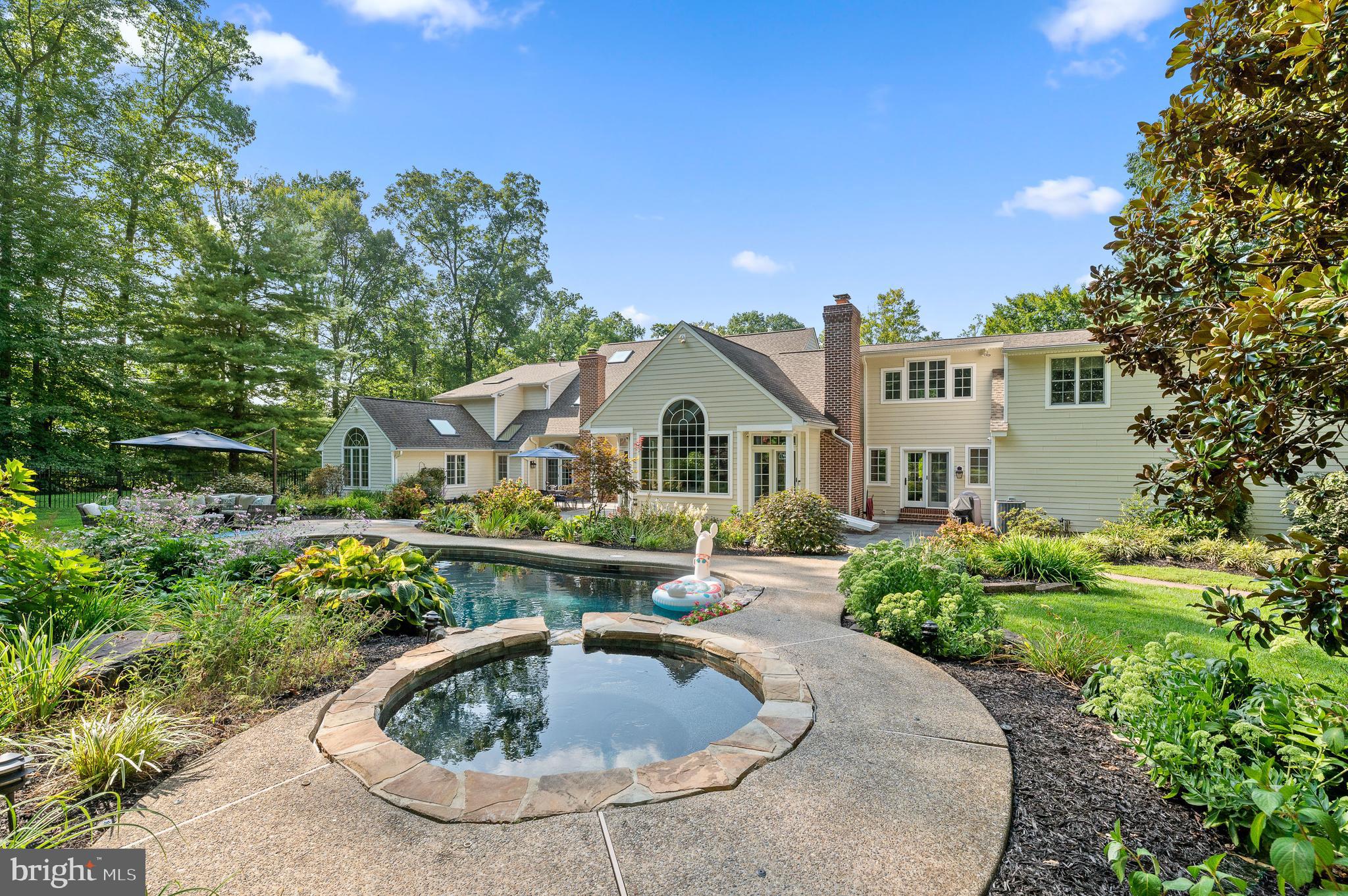 46 Wyndemere Lake Dr