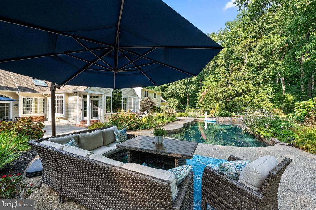 46 Wyndemere Lake Dr