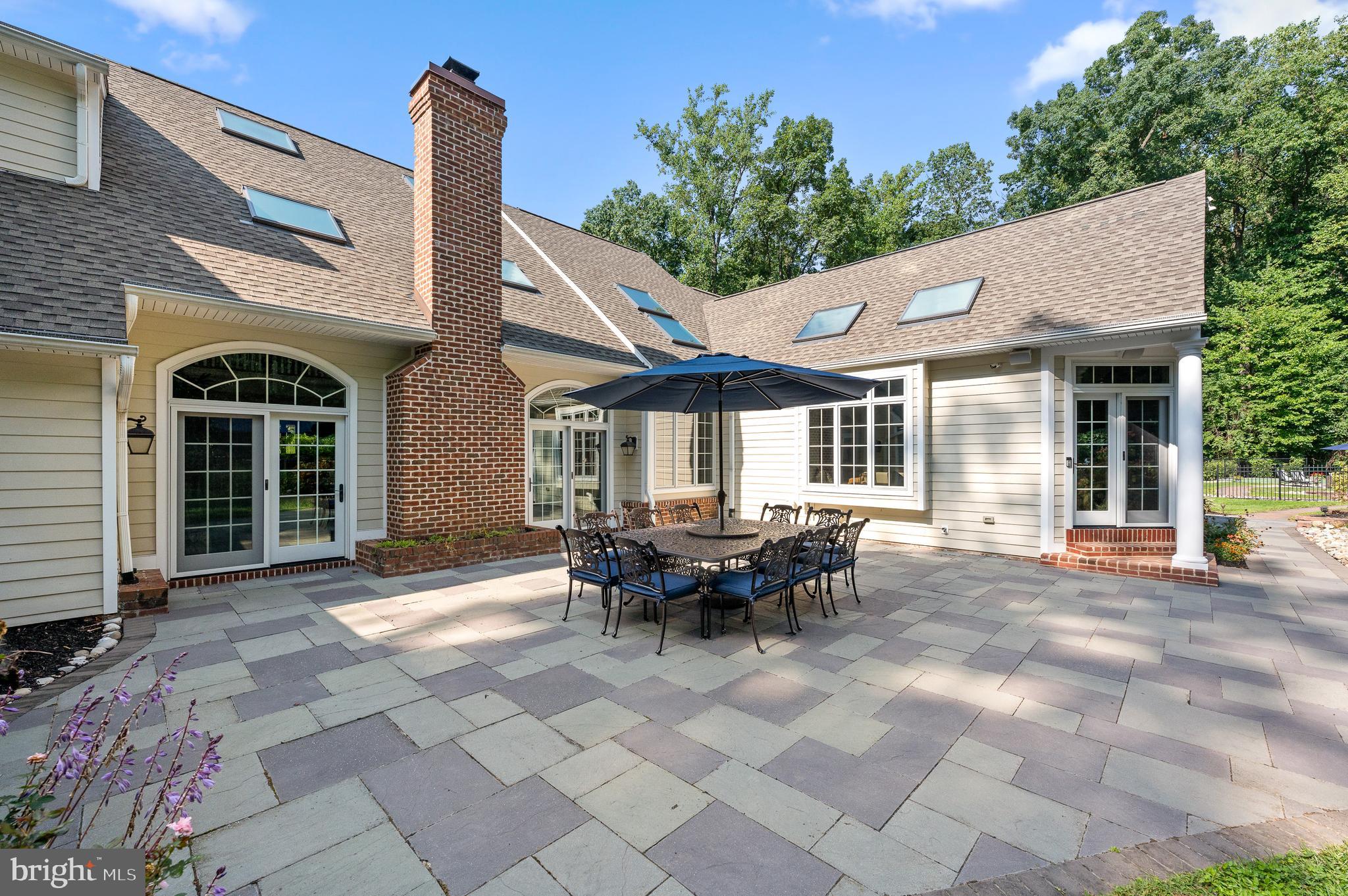 46 Wyndemere Lake Dr