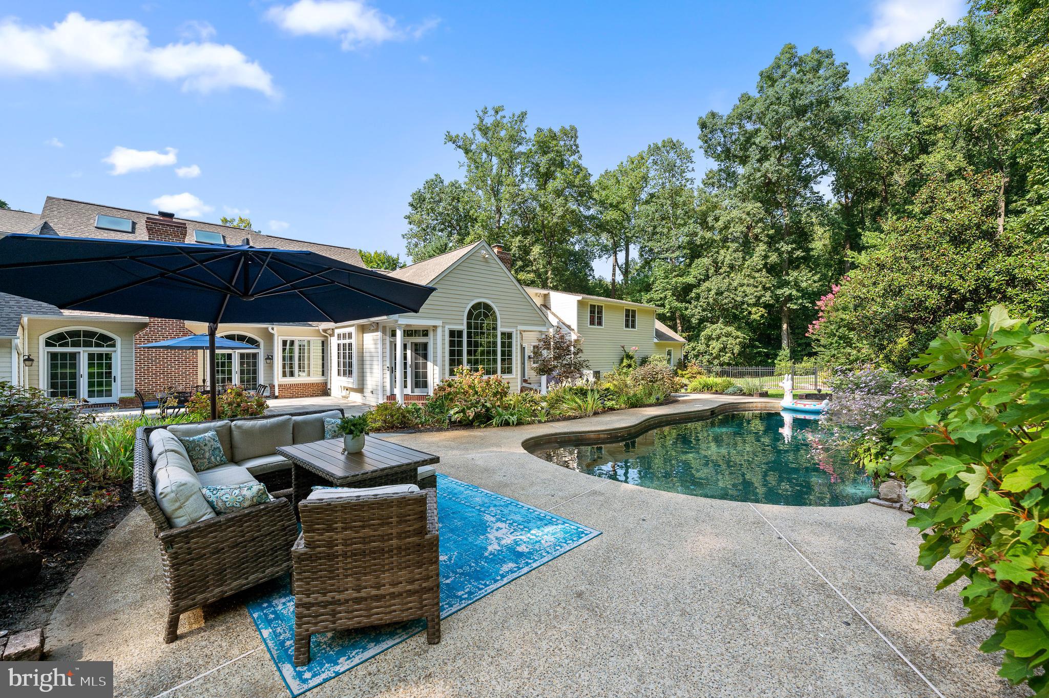 46 Wyndemere Lake Dr