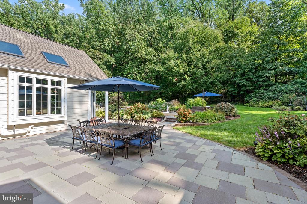 46 Wyndemere Lake Dr