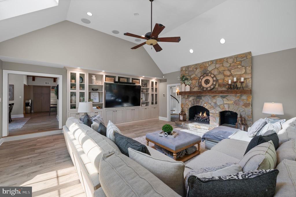 46 Wyndemere Lake Dr