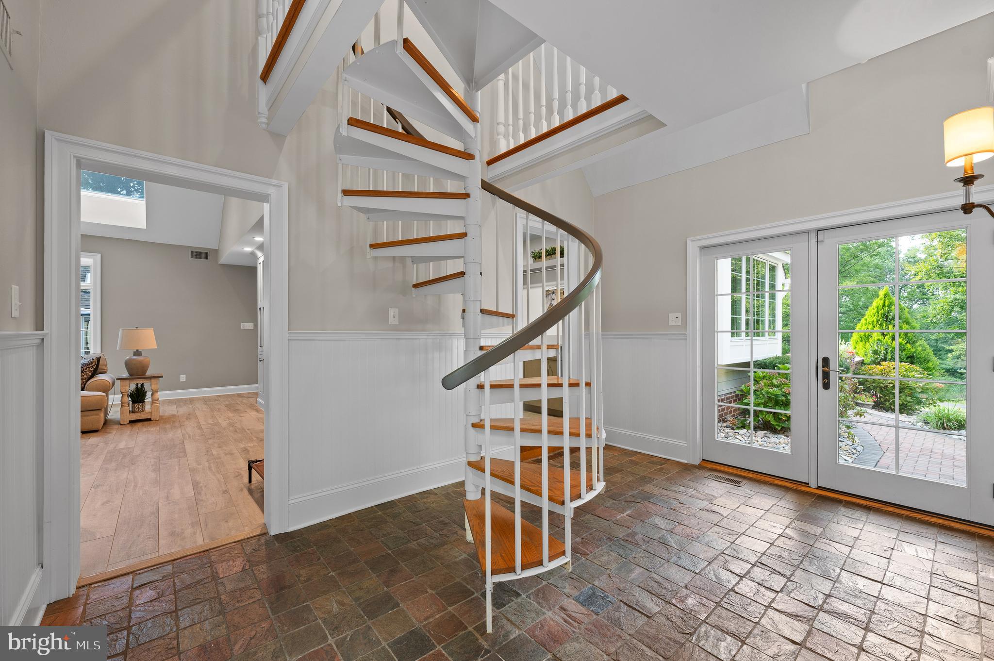 46 Wyndemere Lake Dr