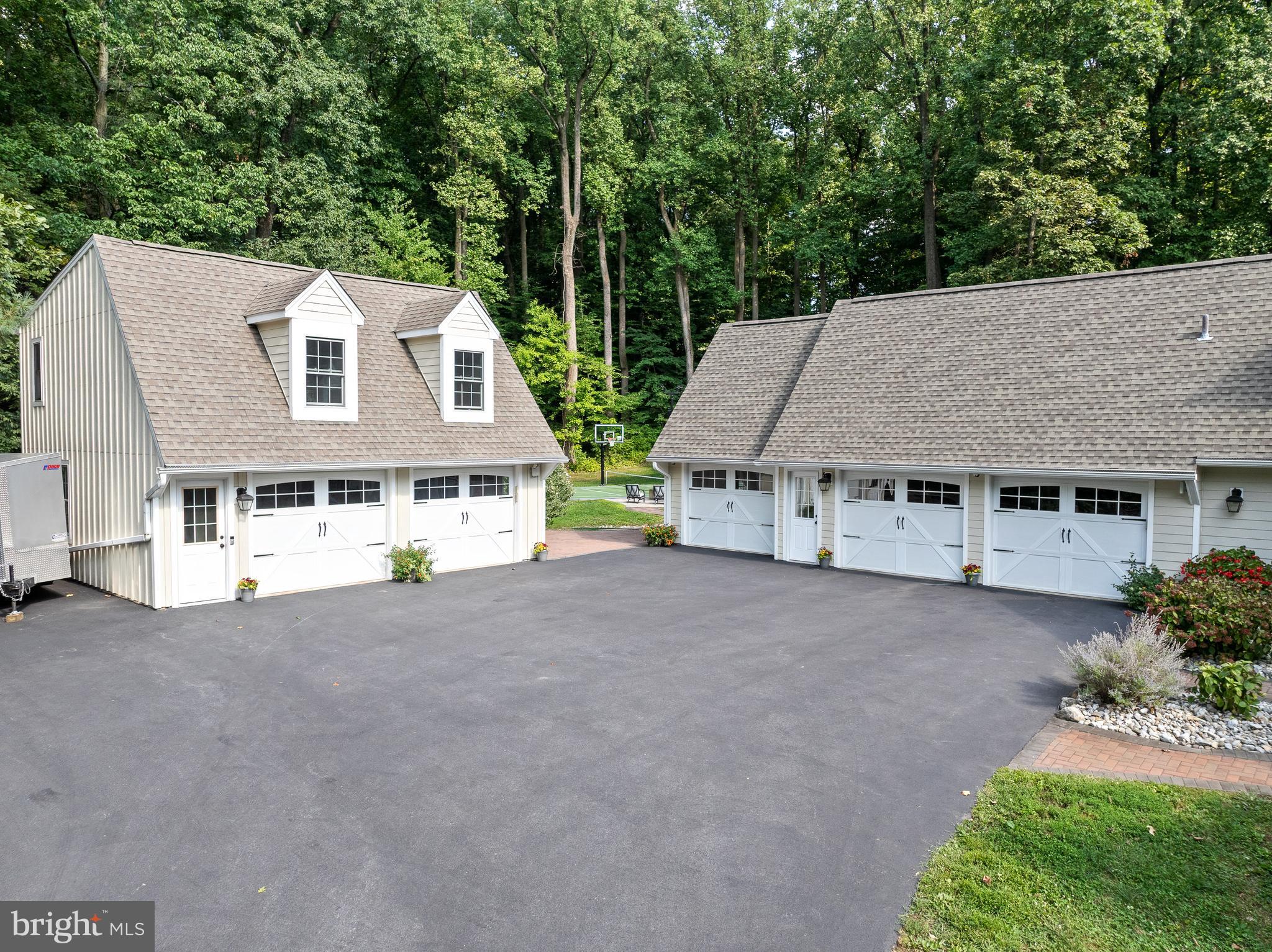 46 Wyndemere Lake Dr