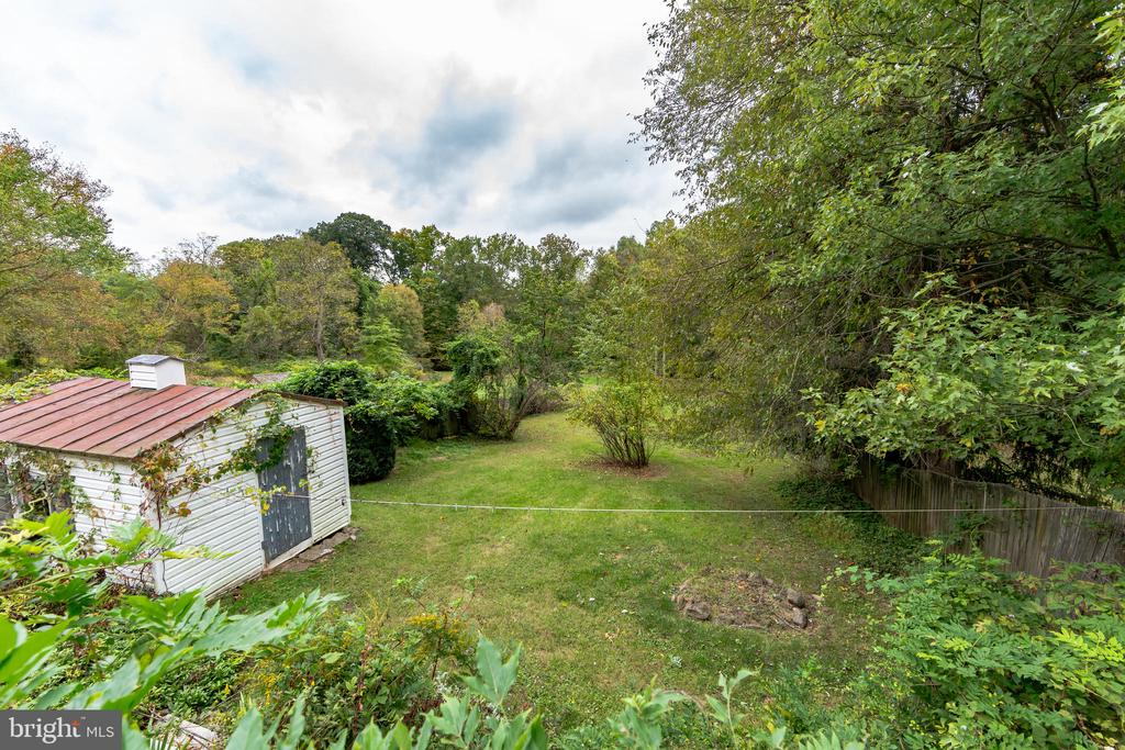 1738 Art School Rd