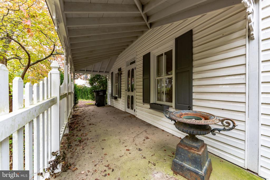 1738 Art School Rd