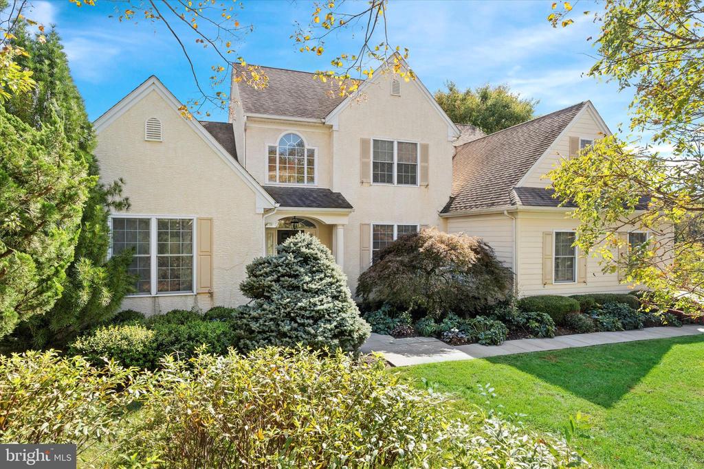 120 Hidden Pond Way