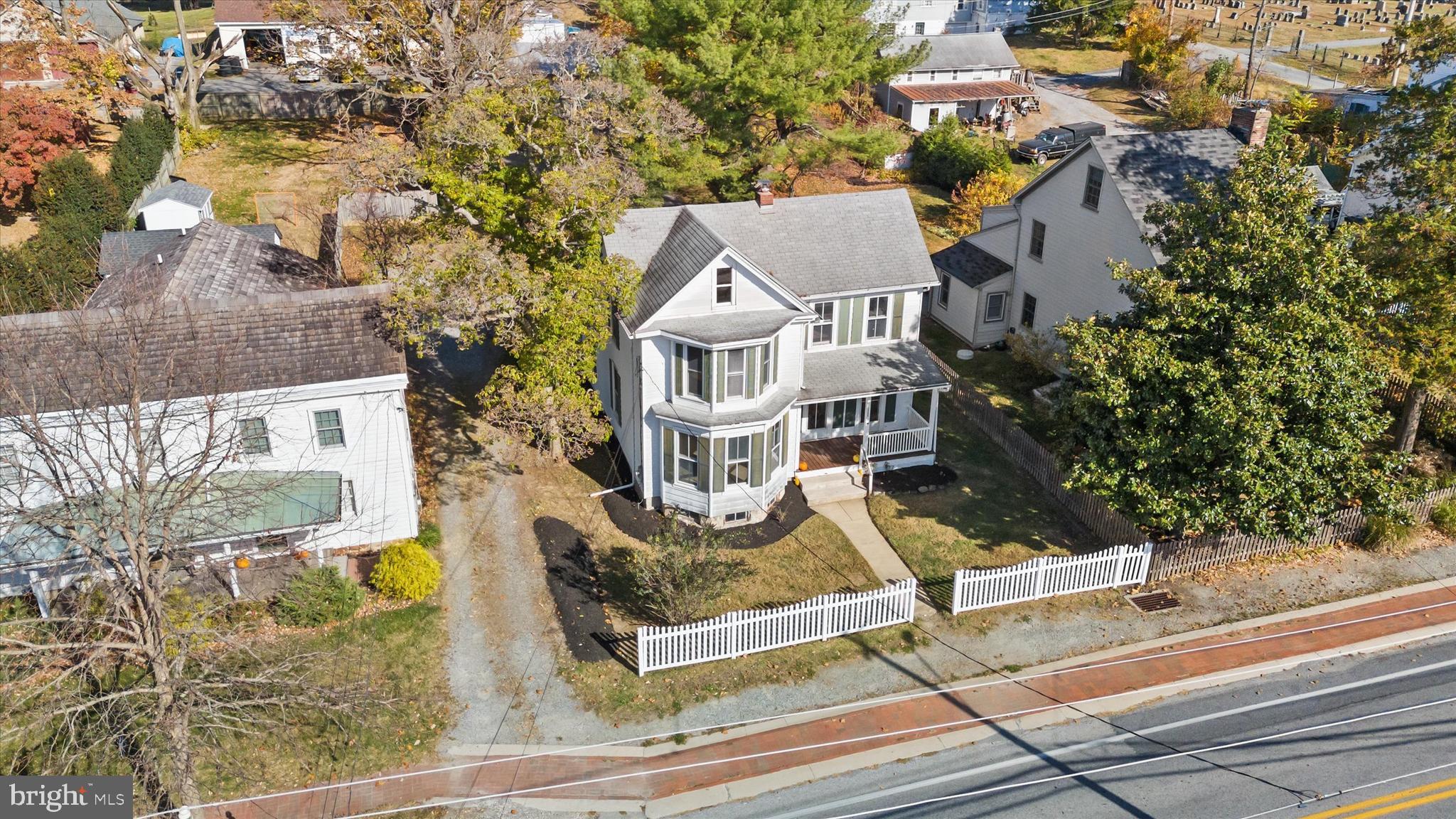 1733 W Doe Run Rd
