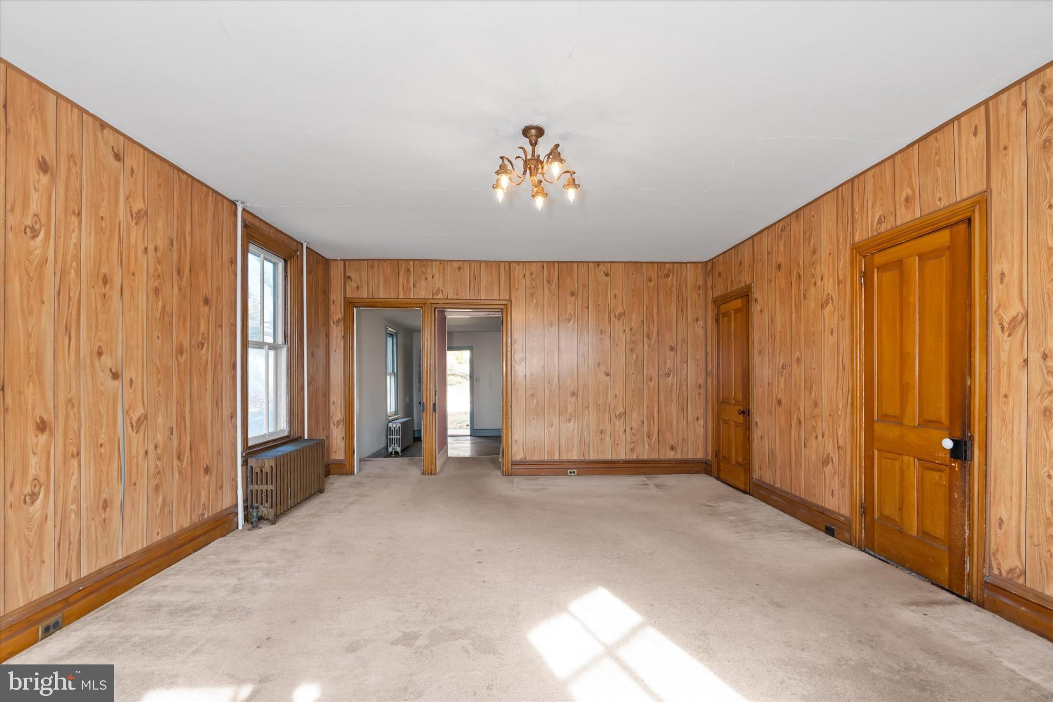 1733 W Doe Run Rd