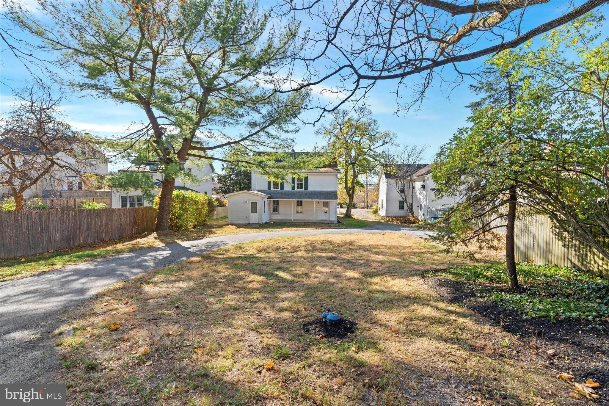 1733 W Doe Run Rd