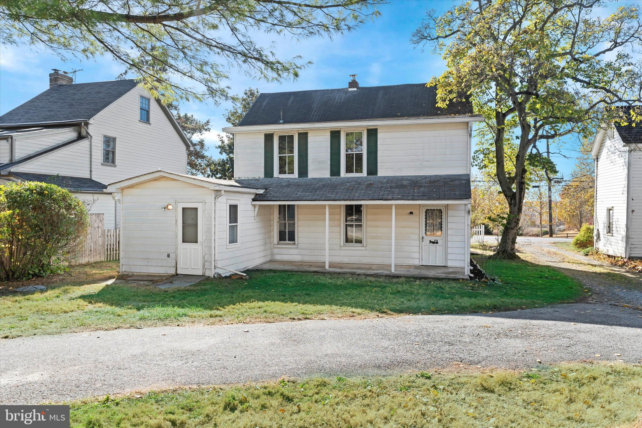 1733 W Doe Run Rd