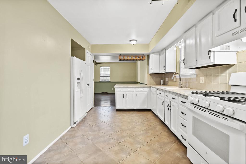 111 W Phoenix Dr