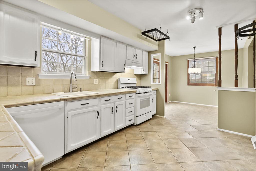 111 W Phoenix Dr