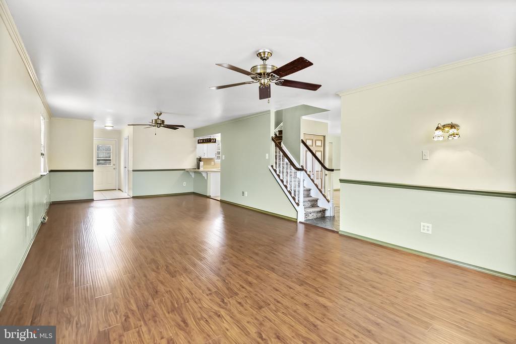 111 W Phoenix Dr