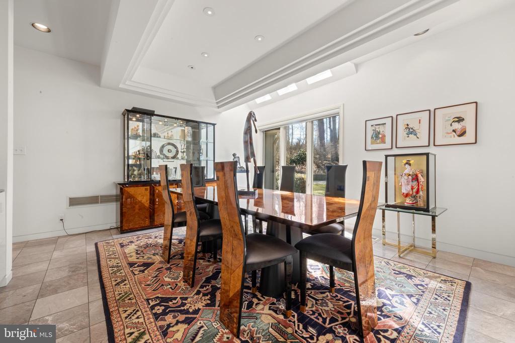 6 HUNT CLUB LANE