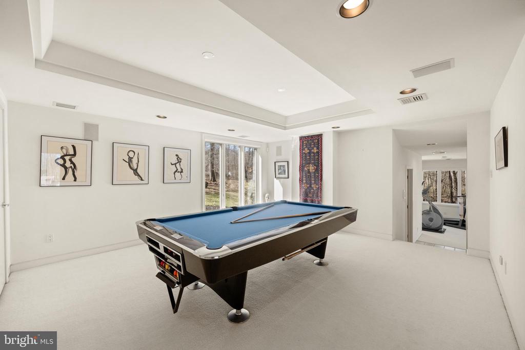6 HUNT CLUB LANE