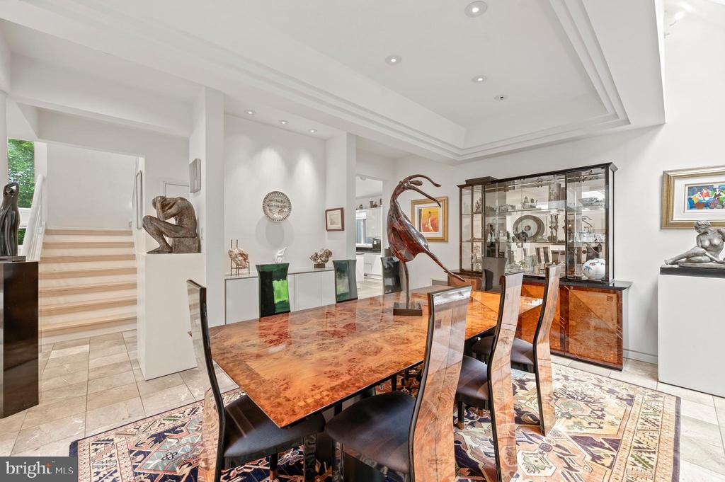 6 HUNT CLUB LANE