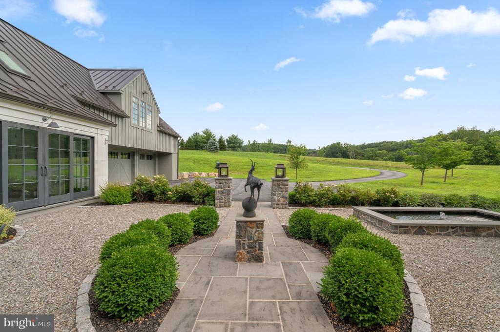 1484 W STRASBURG ROAD