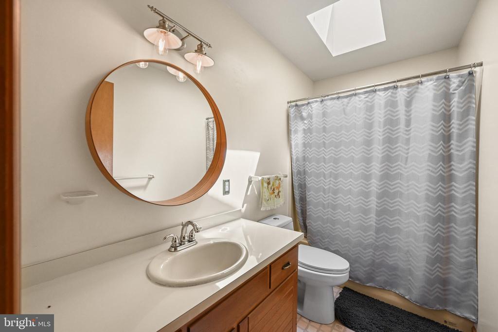 1680 E STREET ROAD