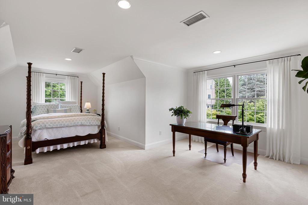 107 NEWLIN GREEN CIRCLE