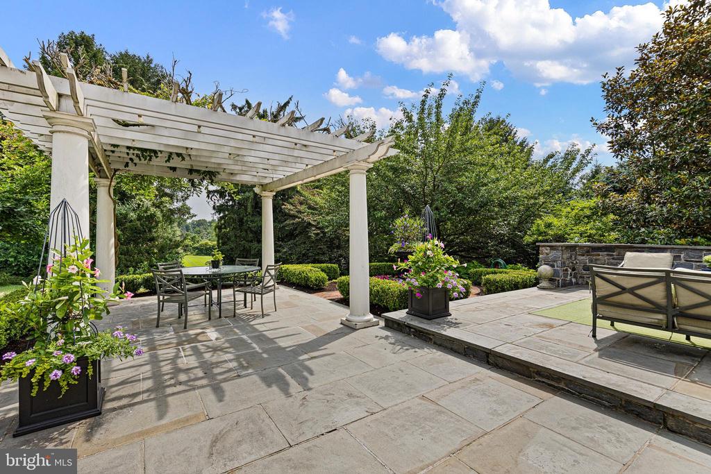 107 NEWLIN GREEN CIRCLE