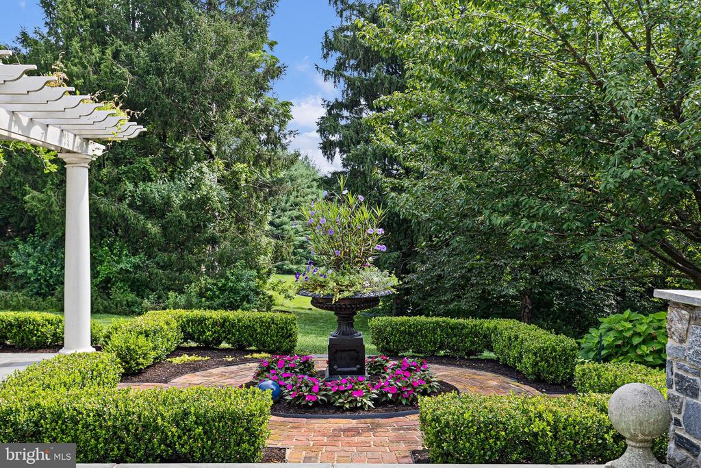 107 NEWLIN GREEN CIRCLE