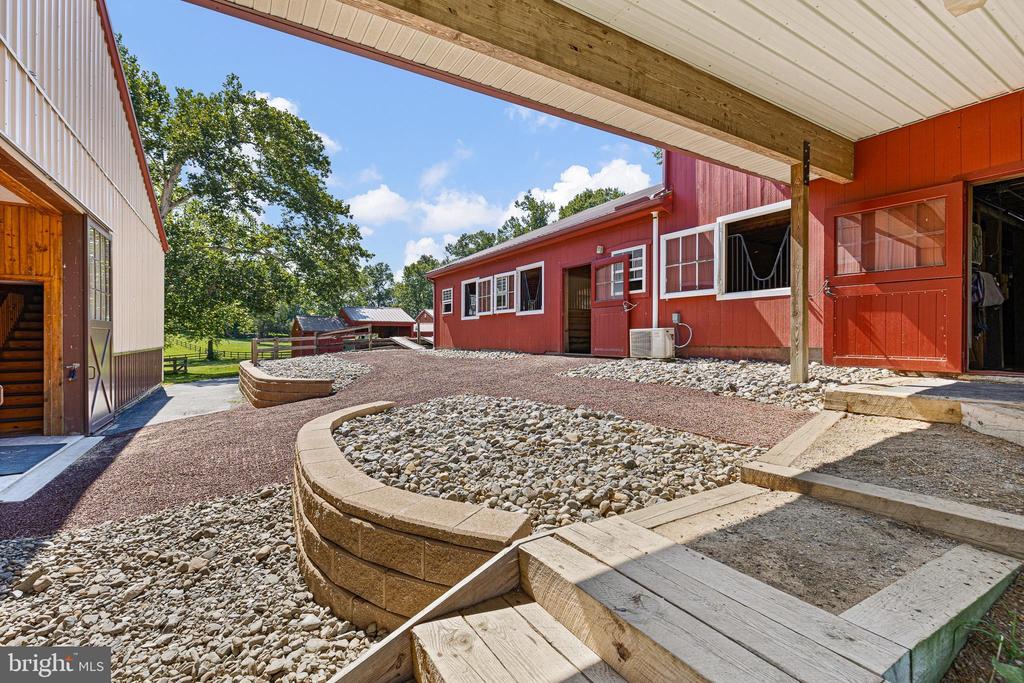 1800 ART SCHOOL ROAD