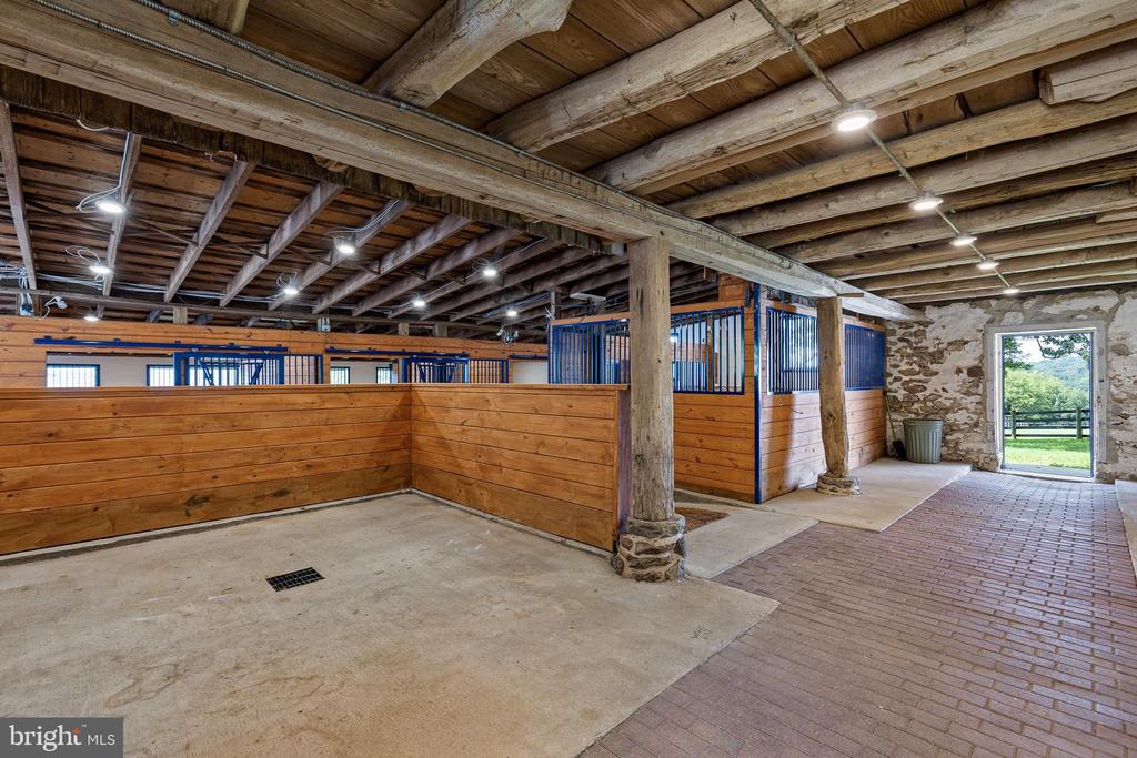 175 CEDAR LANE