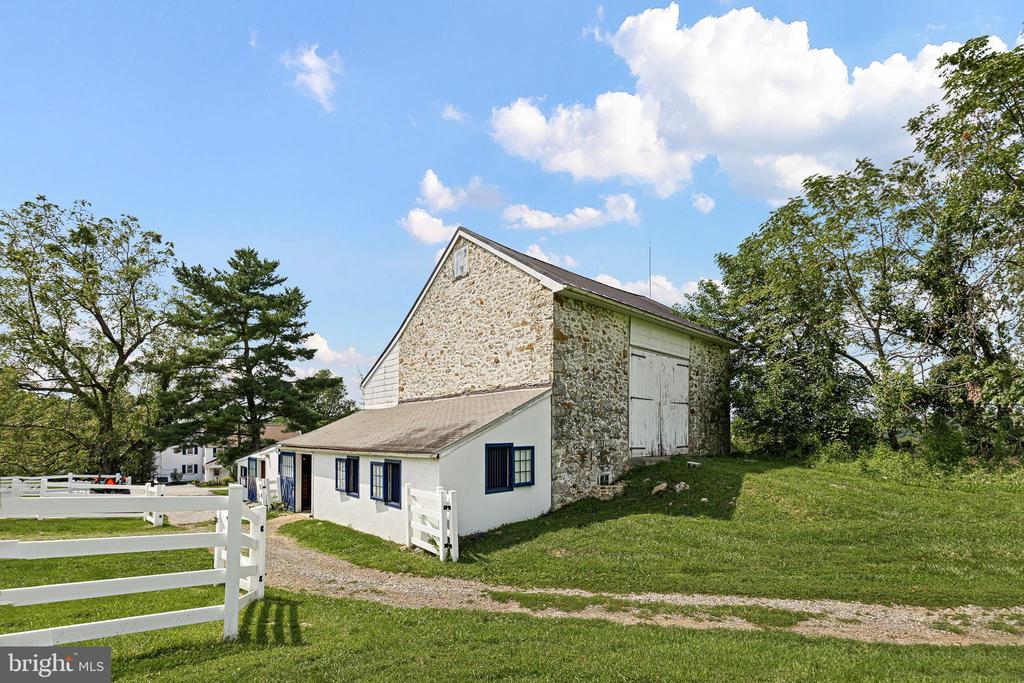175 CEDAR LANE