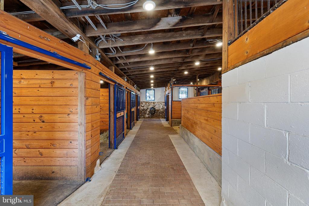 175 CEDAR LANE